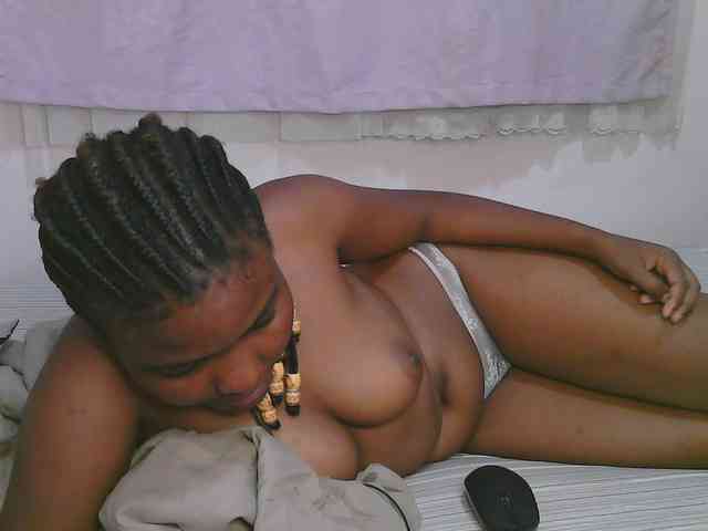 Cute-latasha webcam