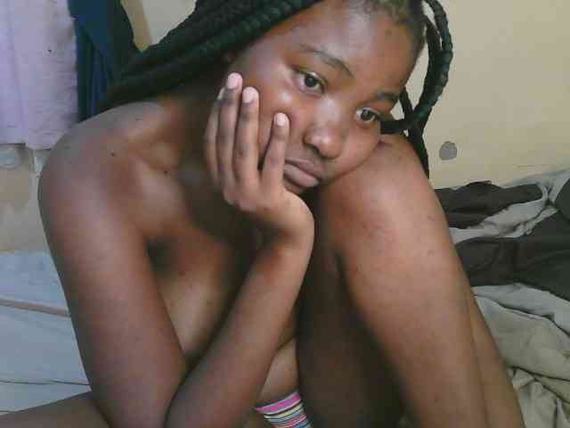 Cute-latasha webcam