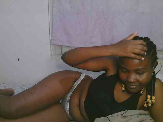 Cute-latasha webcam
