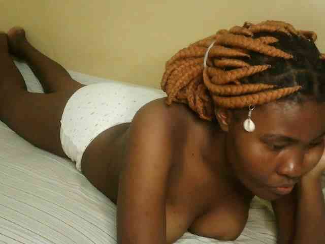 Cute-latasha webcam