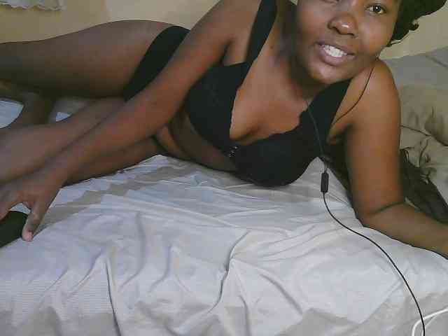Cute-latasha webcam