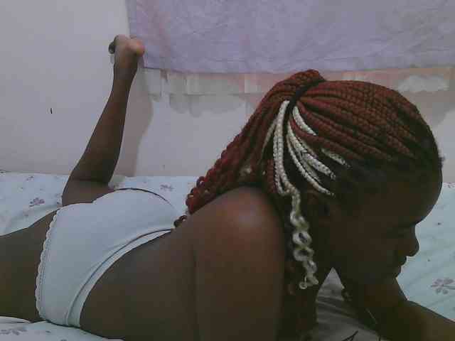 Cute-latasha webcam