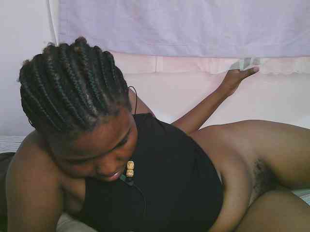 Cute-latasha webcam