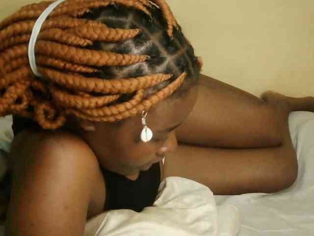 Cute-latasha webcam