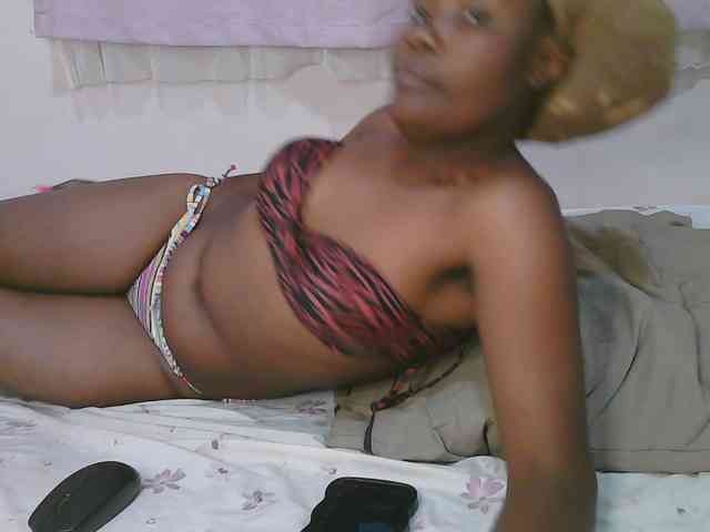 Cute-latasha webcam