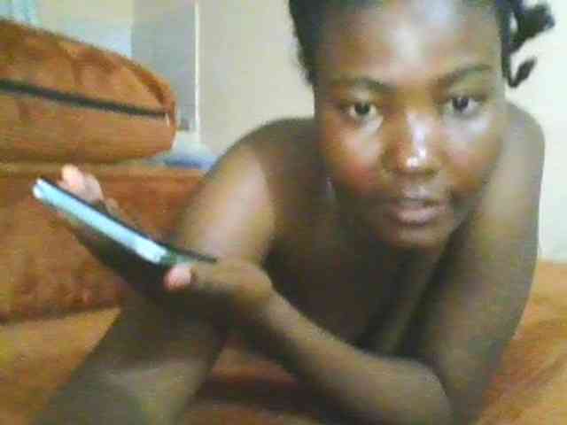 Cute-latasha webcam