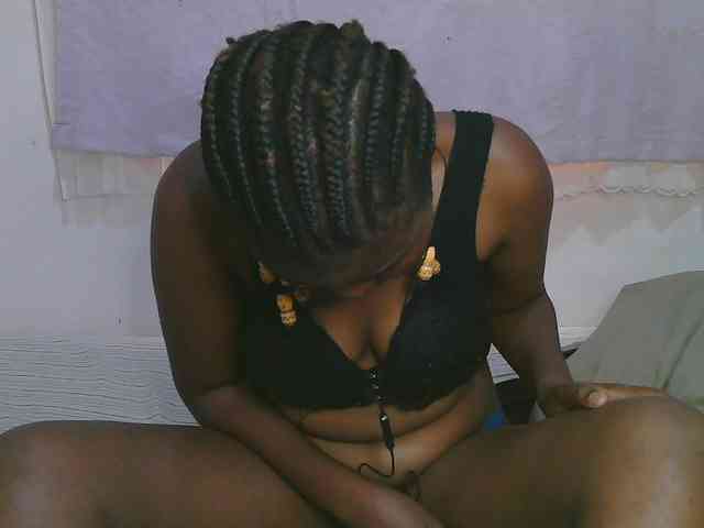 Cute-latasha webcam