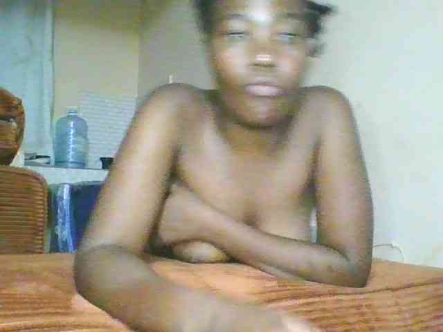 Cute-latasha webcam