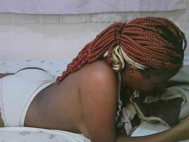 Cute-latasha webcam