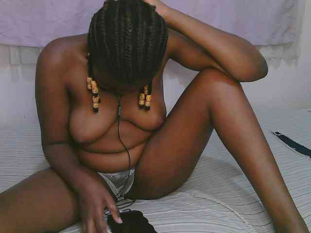 Cute-latasha webcam