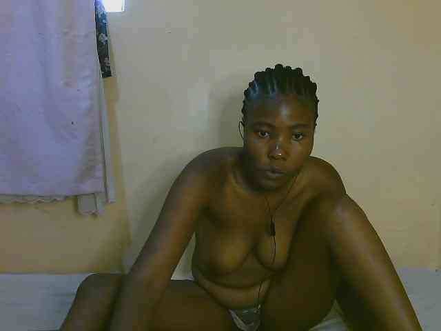 Cute-latasha webcam