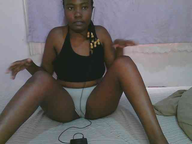 Cute-latasha webcam