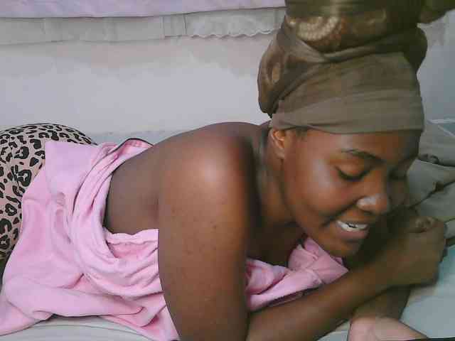 Cute-latasha webcam
