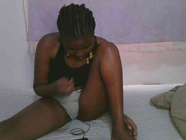Cute-latasha webcam