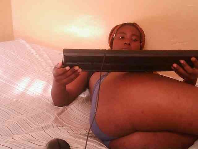 Cute-latasha webcam