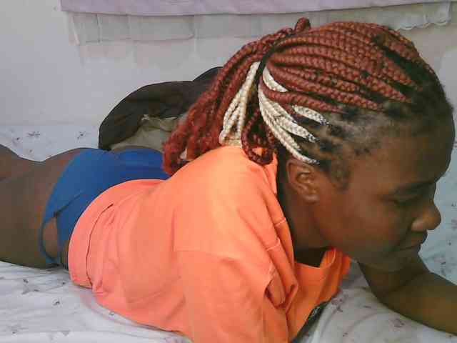 Cute-latasha webcam