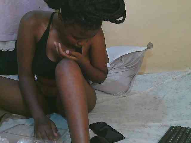 Cute-latasha webcam