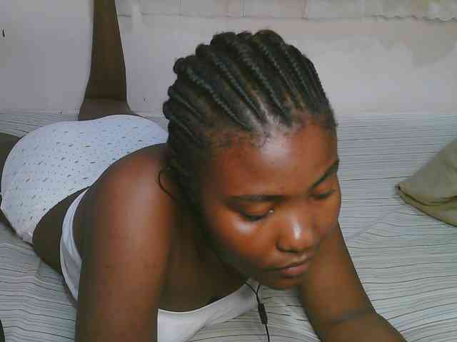 Cute-latasha webcam