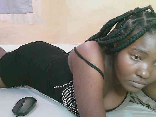 Cute-latasha webcam