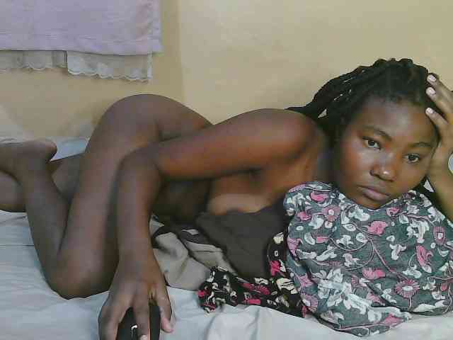 Cute-latasha webcam