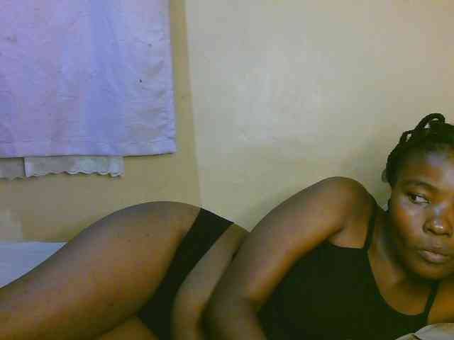 Cute-latasha webcam