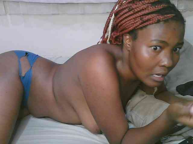 Cute-latasha webcam
