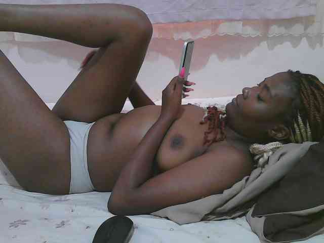 Cute-latasha webcam