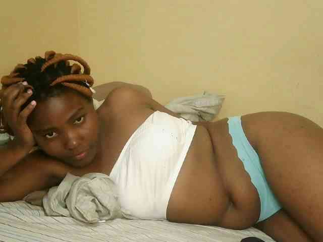Cute-latasha webcam