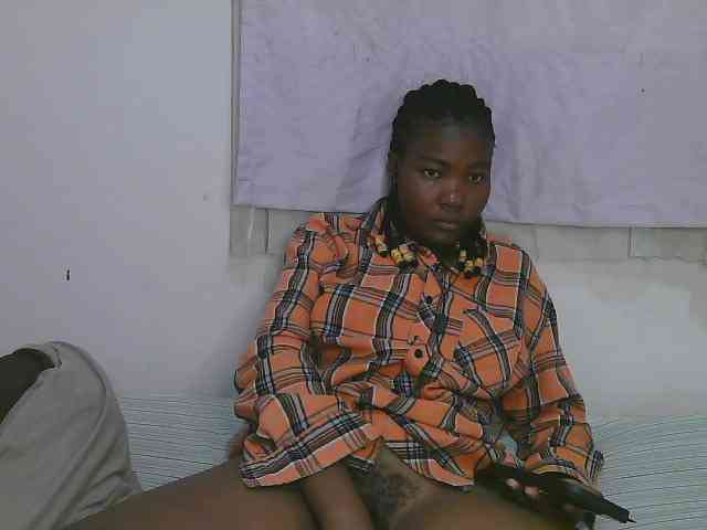 Cute-latasha webcam