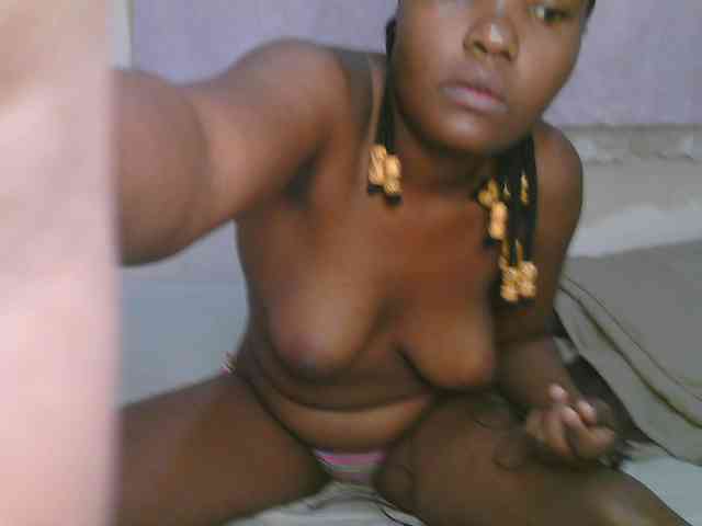 Cute-latasha webcam