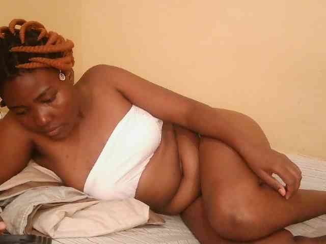Cute-latasha webcam