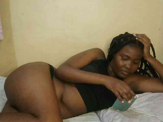 Cute-latasha webcam