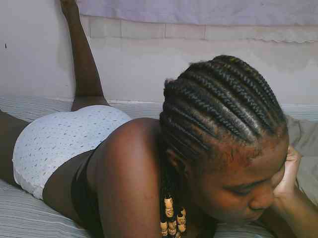 Cute-latasha webcam