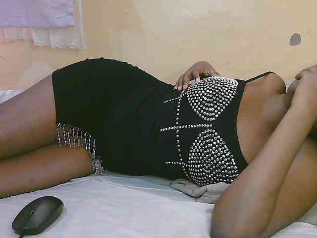 Cute-latasha webcam