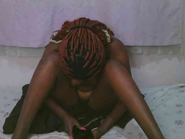 Cute-latasha webcam