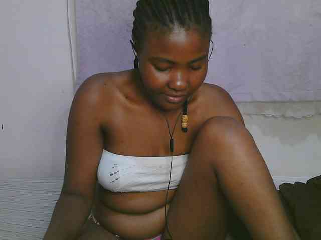 Cute-latasha webcam