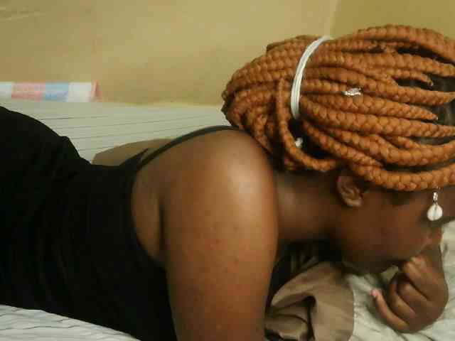 Cute-latasha webcam