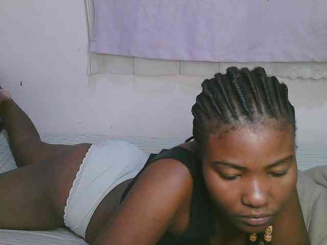 Cute-latasha webcam
