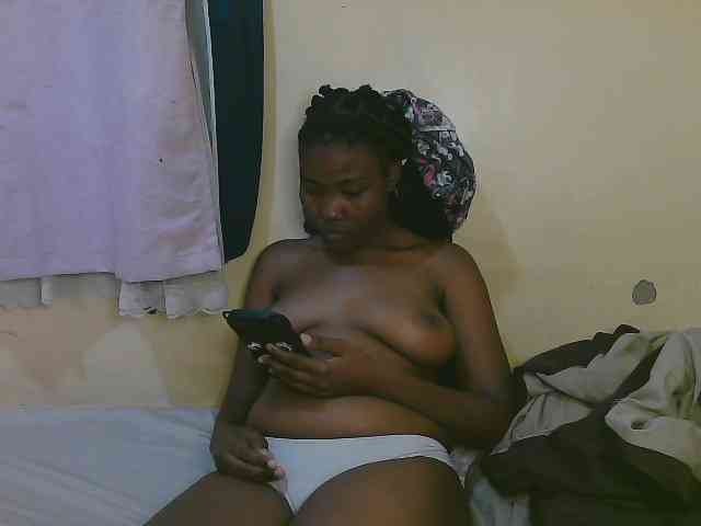 Cute-latasha webcam