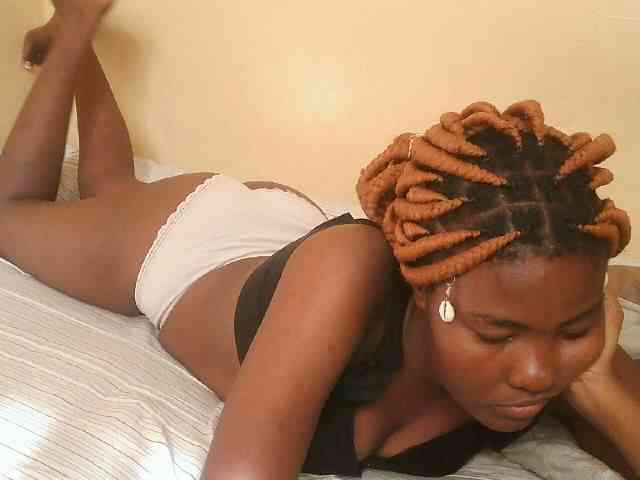 Cute-latasha webcam