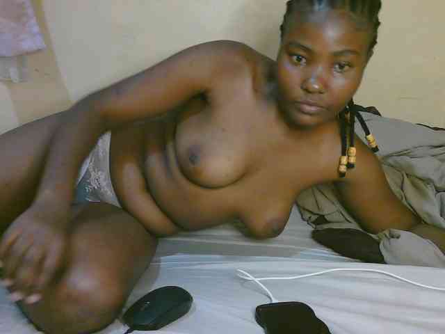 Cute-latasha webcam
