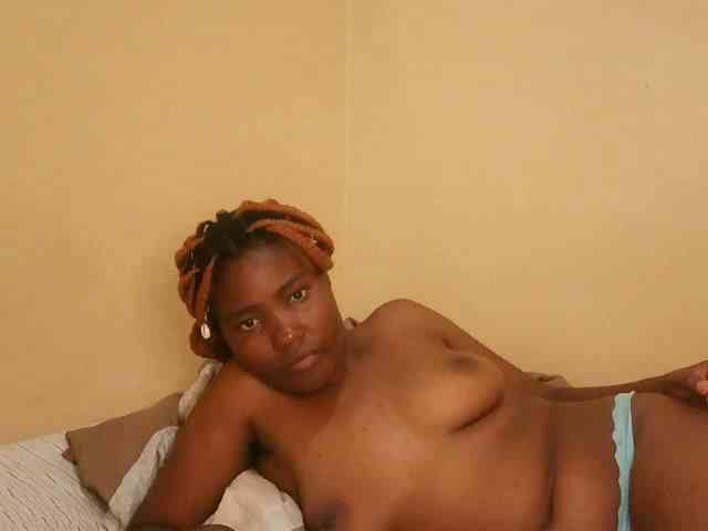Cute-latasha webcam