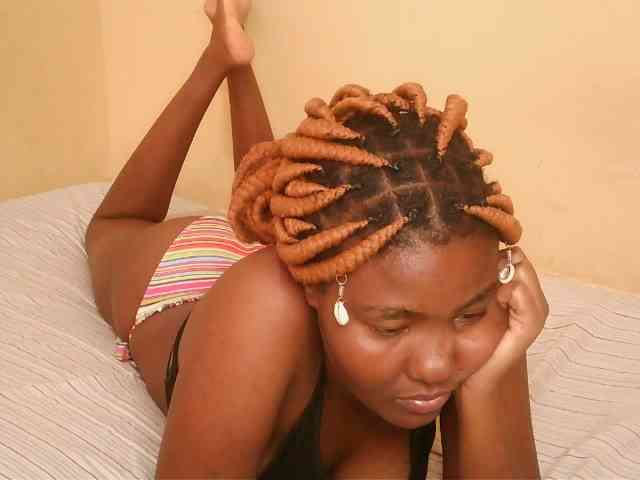 Cute-latasha webcam
