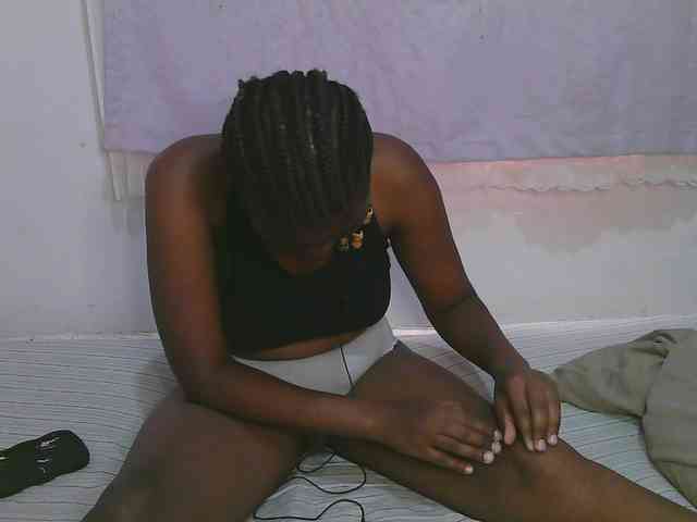 Cute-latasha webcam