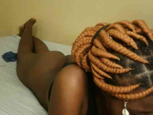 Cute-latasha webcam