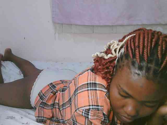 Cute-latasha webcam