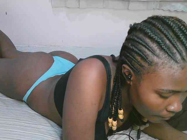 Cute-latasha webcam