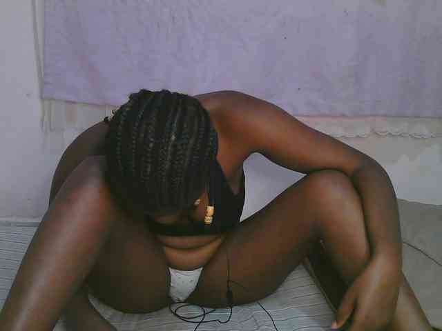 Cute-latasha webcam