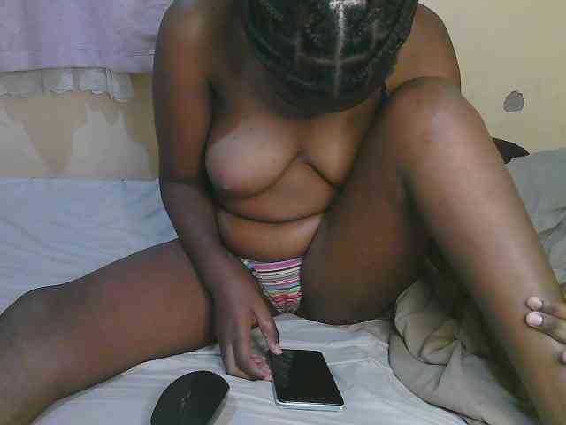 Cute-latasha webcam
