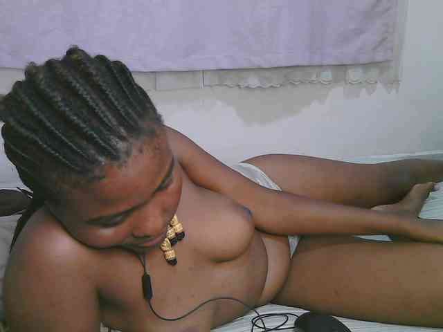 Cute-latasha webcam